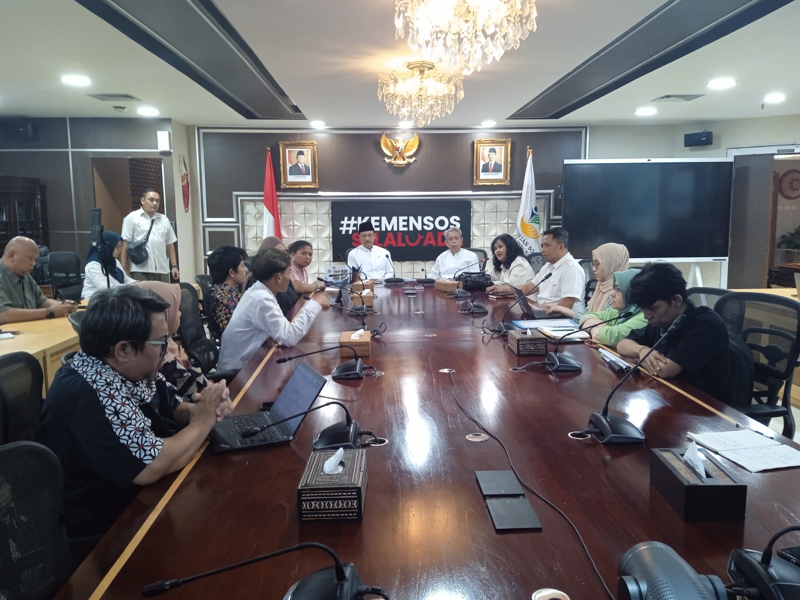 Dirantai Bertahun-Tahun di Panti Sosial, PJS Bongkar Dugaan Kekerasan di Hadapan Mensos