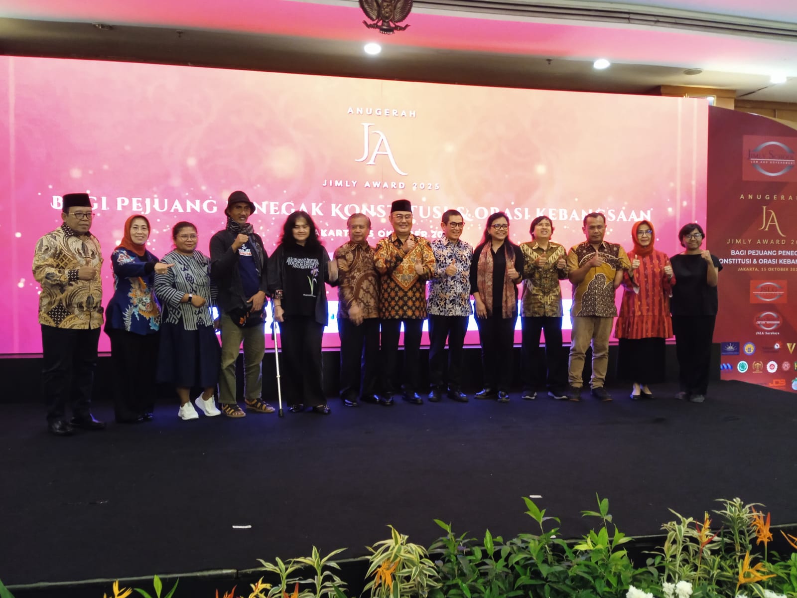 Perhimpunan Jiwa Sehat (PJS) menerima Jimly Award sebagai Pejuang Penegak Konstitusi Tahun 2025